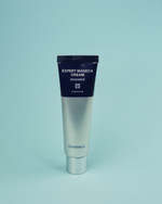 Imazh i kremit të fytyrës CENTELLIAN24+ Expert Madeca Radiance Cream (50ml). Kremi ofron shkëlqim dhe përmirëson tonin e lëkurës, duke reduktuar shenjat e lodhjes me një kompleks të fuqishëm Vitaminash (C, D, E) dhe ekstraktin Vitamin Tree.