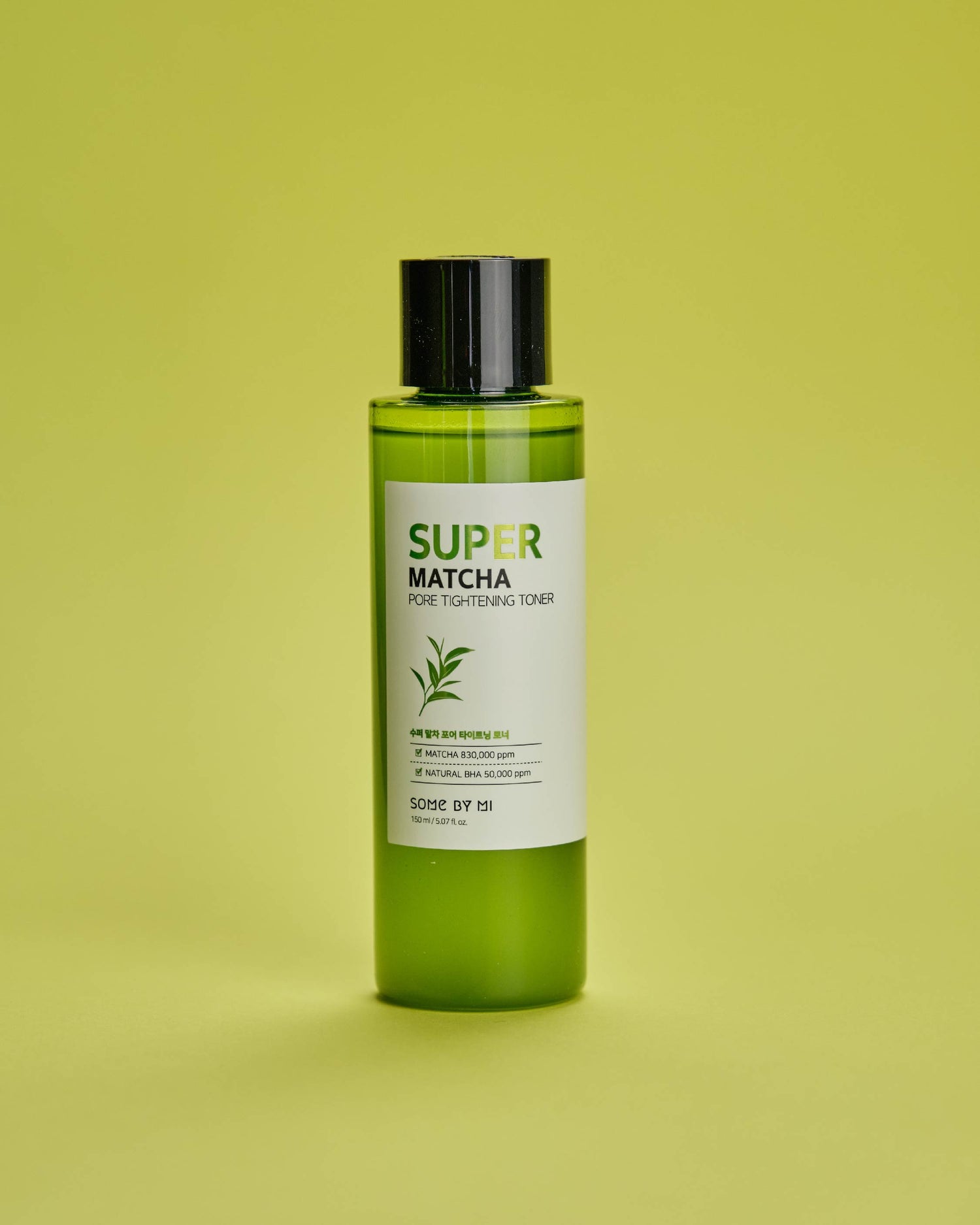 Imazh i tonerit për fytyrën SOME BY MI Super Matcha Pore Tightening Toner (150ml). Toneri pastron dhe tkurr poret, balancon sebumin dhe largon pikat e zeza me 83% Ujë Super Matcha, 5% BHA dhe pluhurin Sebum Control Powder™.