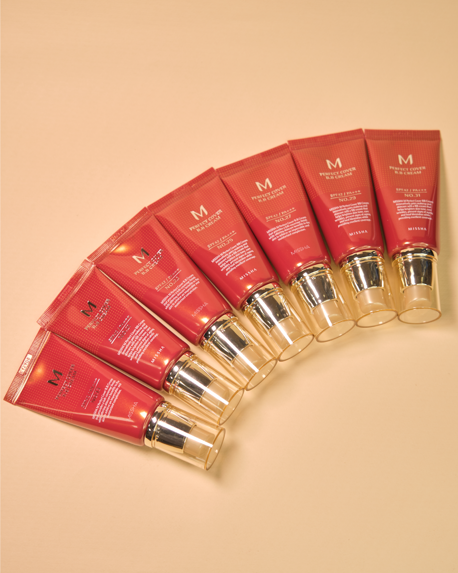 Nje koleksion nga MISSHA M Perfect Cover BB Cream ne shade te ndryshme.